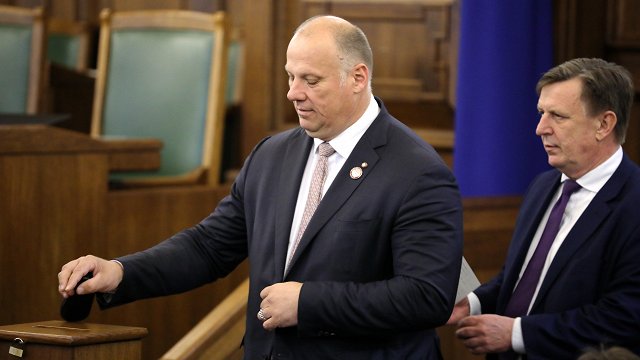 Arī ekspremjers Kučinskis tīši nebalsoja par ZZS kandidātu prezidenta amatam Jansonu
