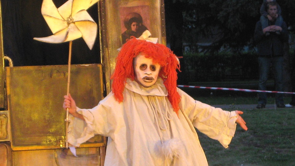 Кукольный театр «Странствующие куклы господина Пэжо» (Санкт-Петербург). Снимок 2009 года