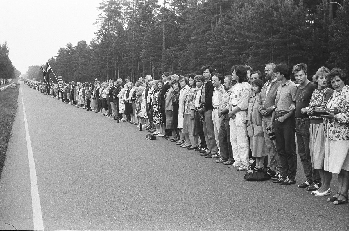 Baltijas maršruta atceres pasākums sākas ar īsfilmu/eseju