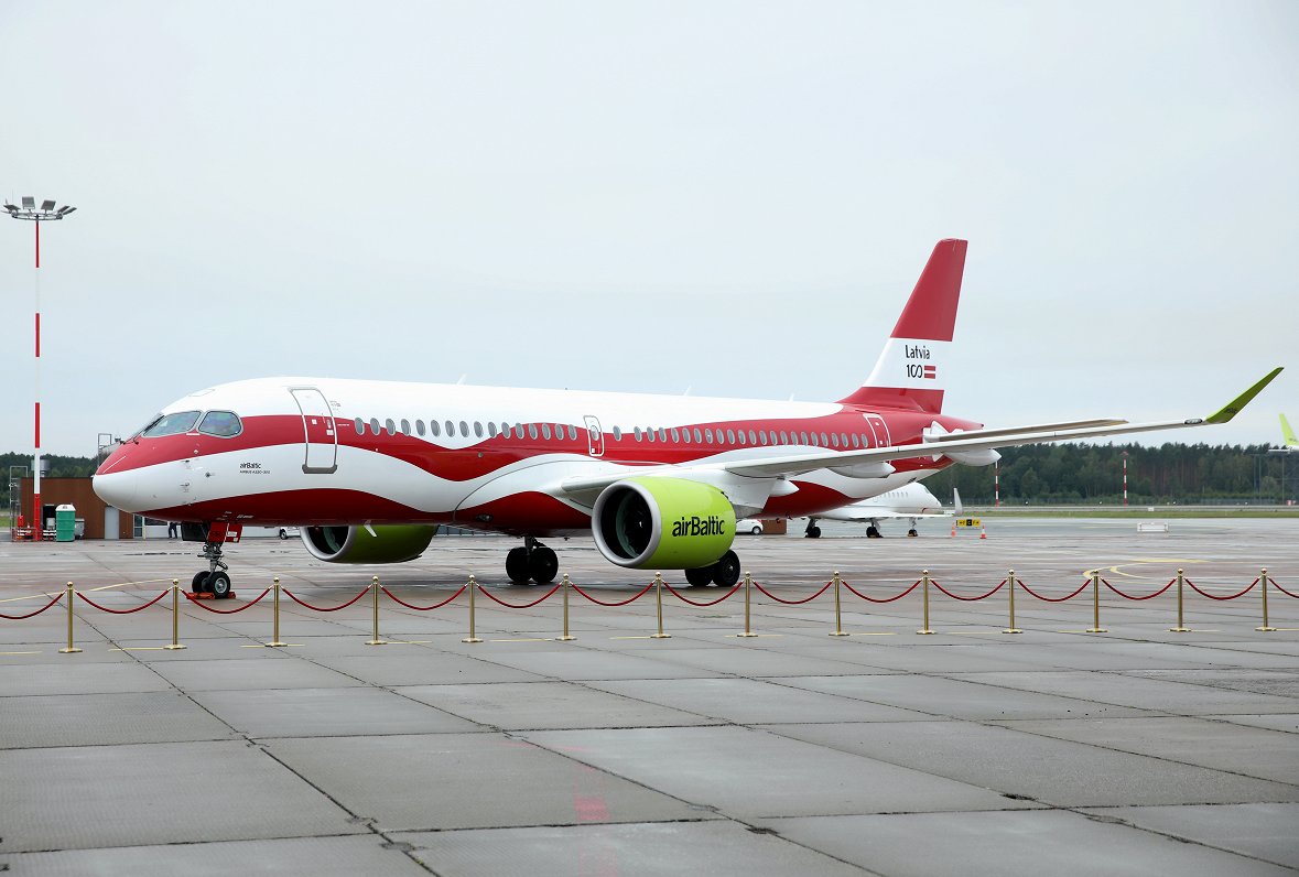 airBaltic airplane