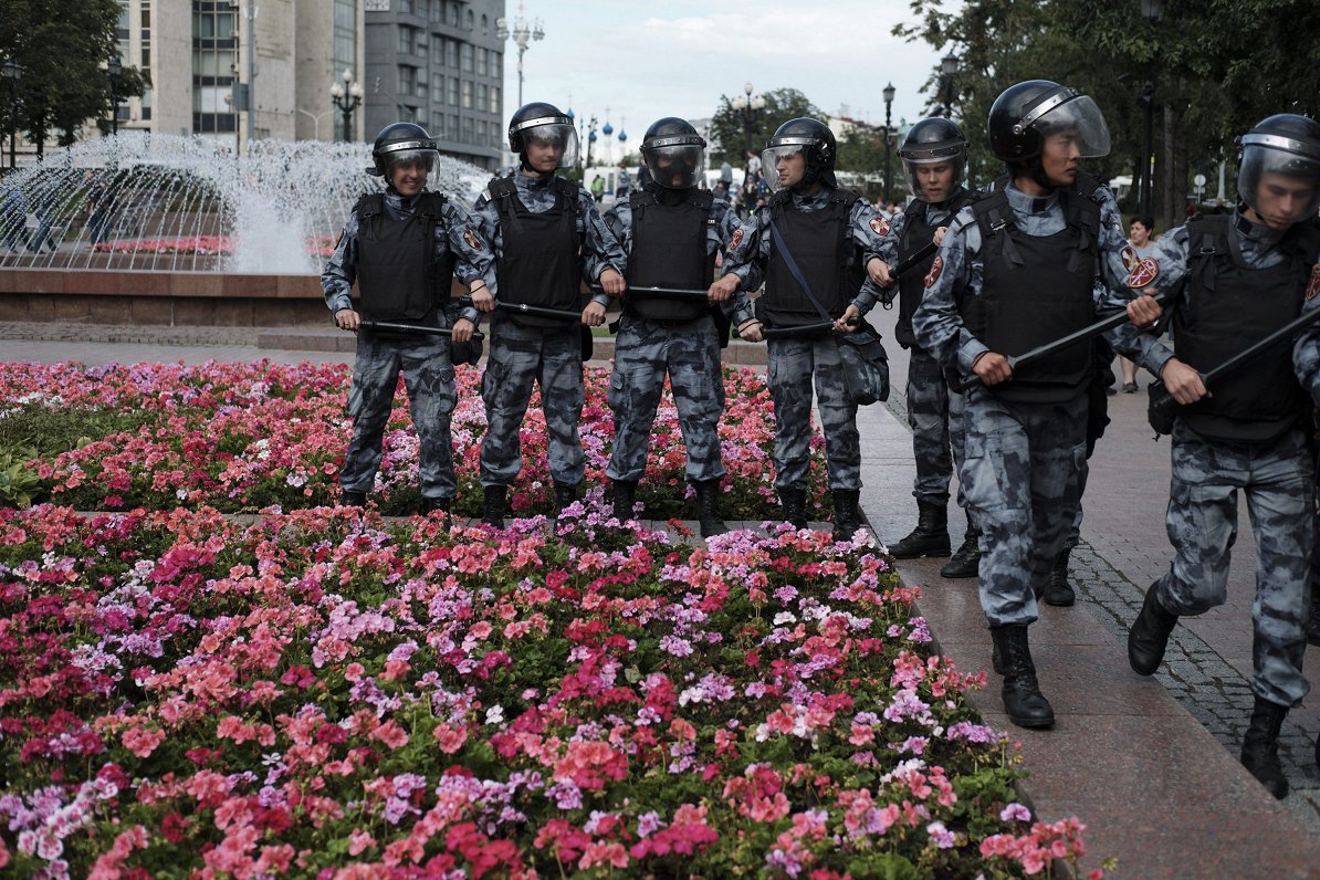 Policija opozīcijas protestu laikā 3.08.2019