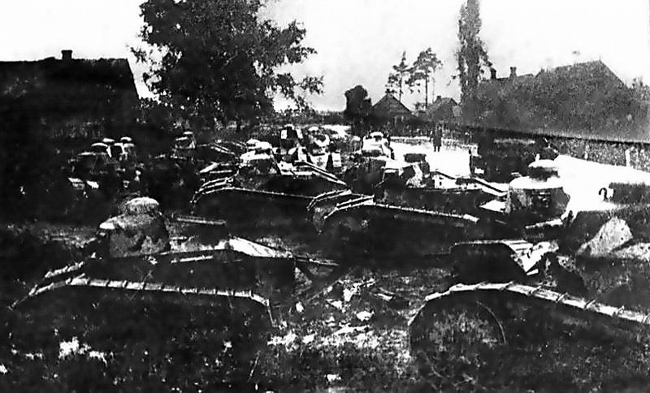 Танки Первого танкового полка Польской армии (французские Renault FT-17) у Даугавпилса, 1919 год