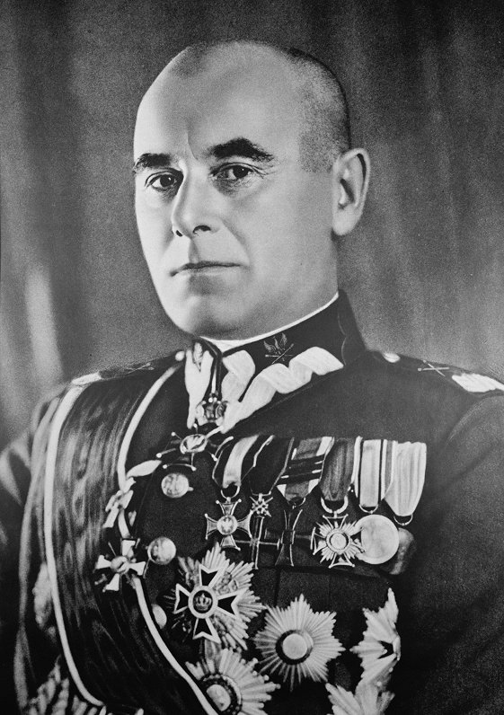 Генерал Эдвард Рыдз-Смиглы, командующий силами польской армии близ Даугавпилса и глава операции по о...
