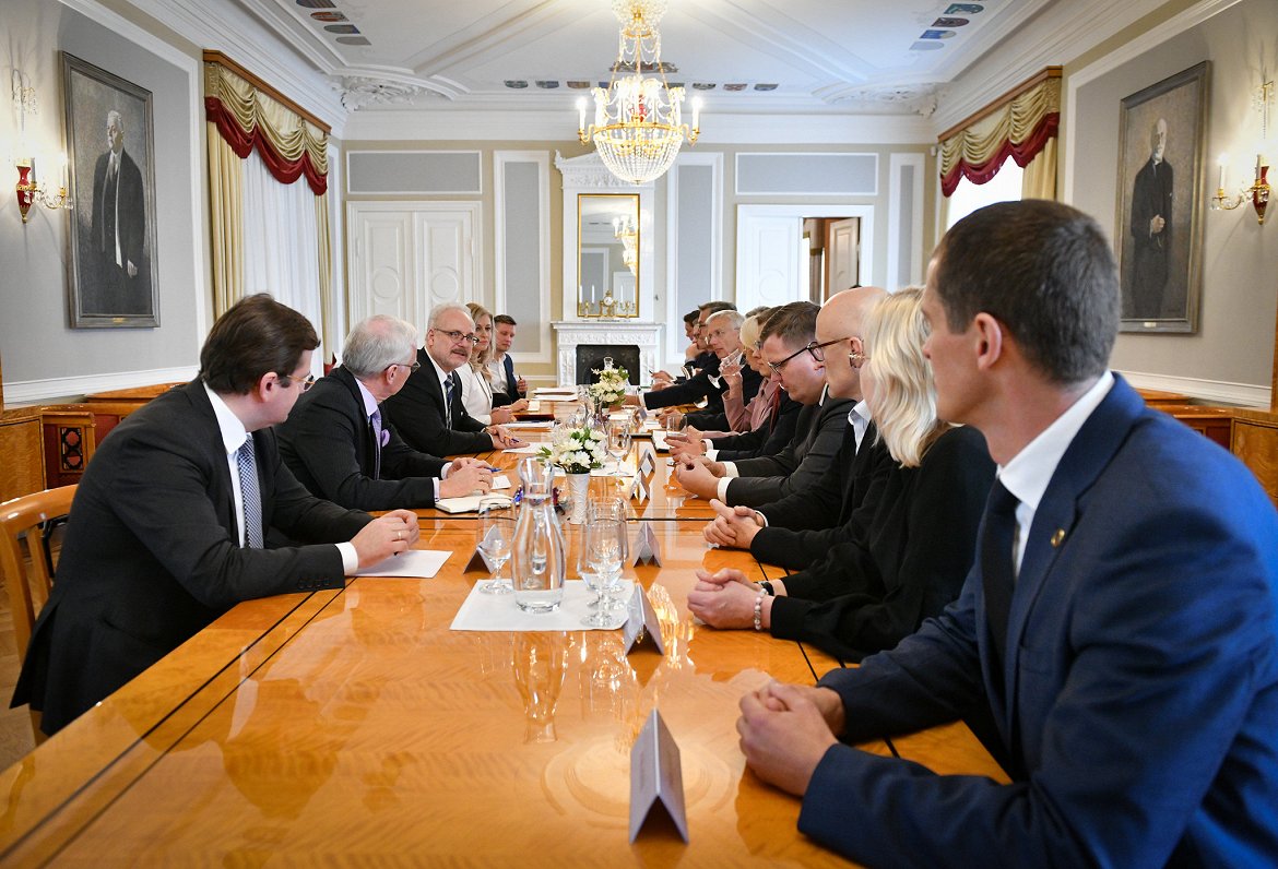Valsts prezidents tiekas ar koalīcijas partiju pārstāvjiem. 7.10.2019