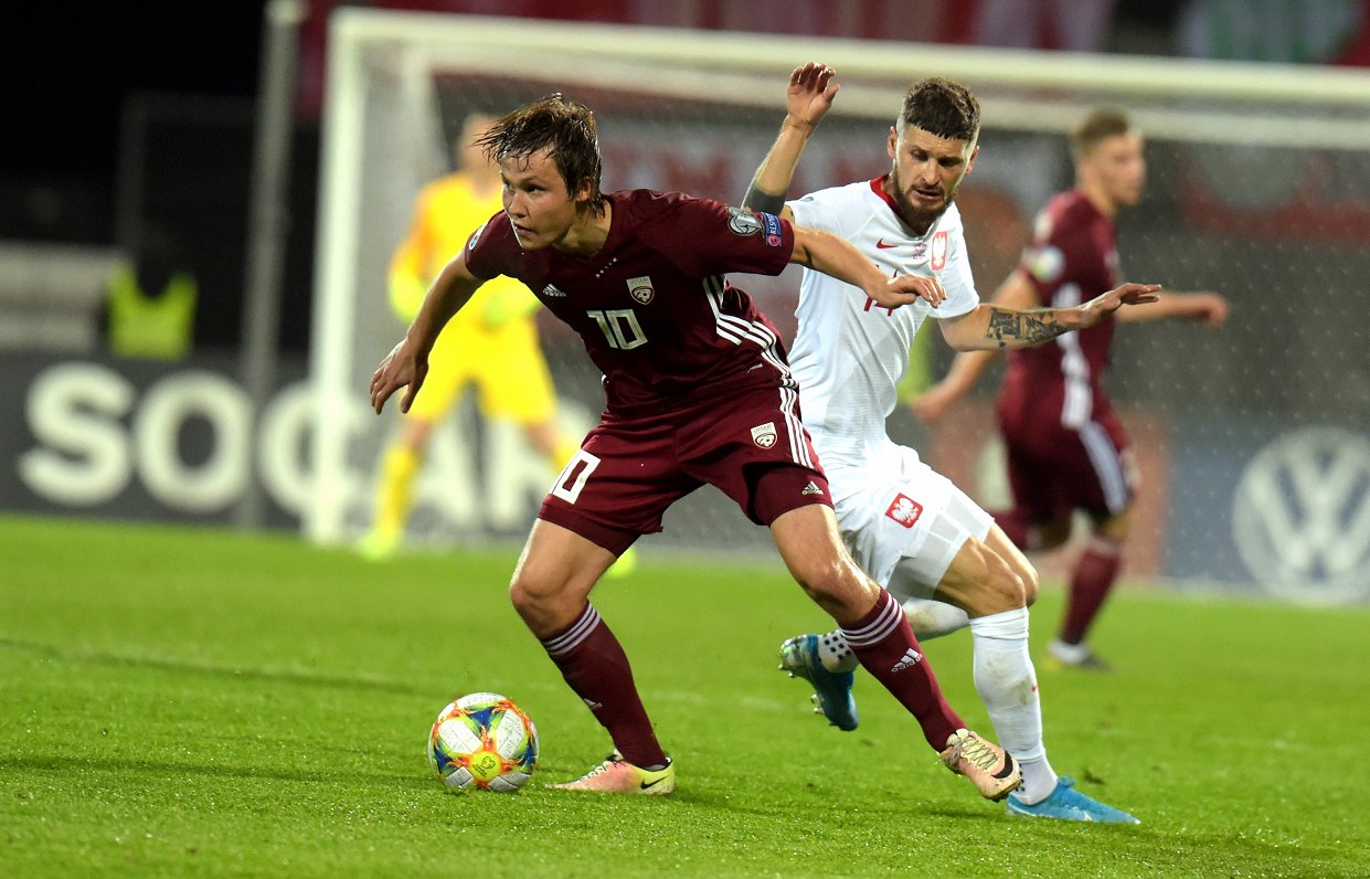 Latvijas un Polijas futbola izlašu spēle