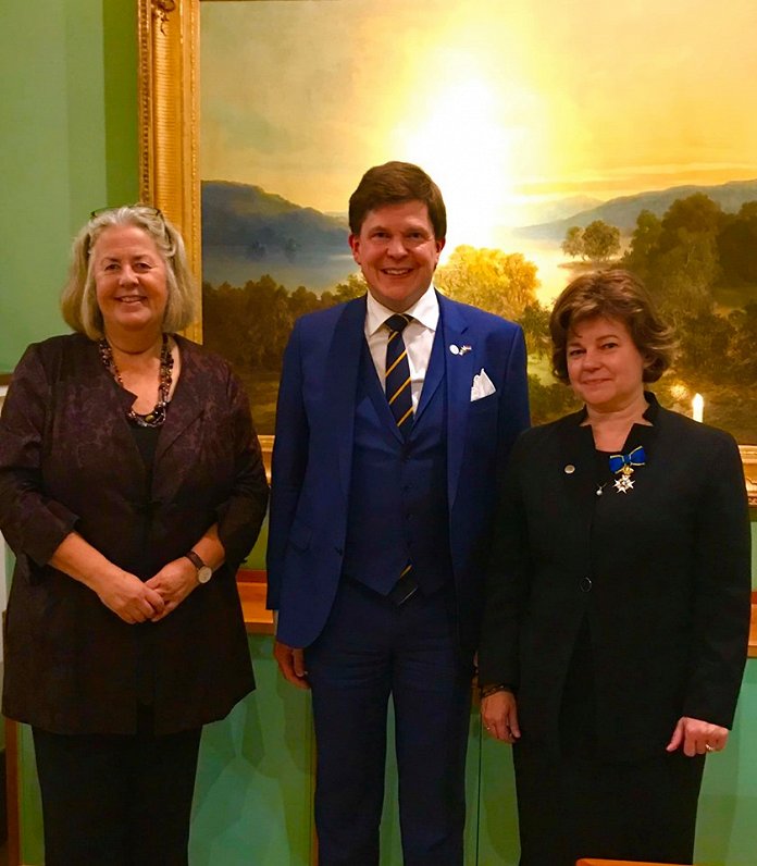 Vēstniece Agrita Daudze (no labās) ar Zviedrijas parlamenta spīkeri un vēstnieci Latvijā