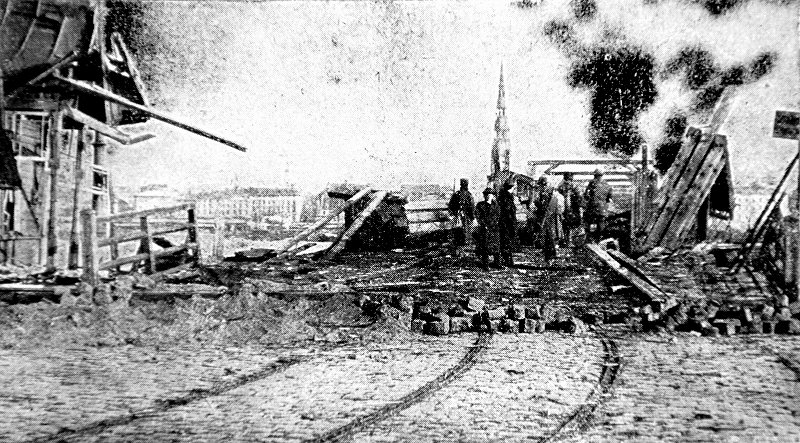 Skats uz kara darbībā cietušo tiltu pār Daugavu 1919. gada novembrī