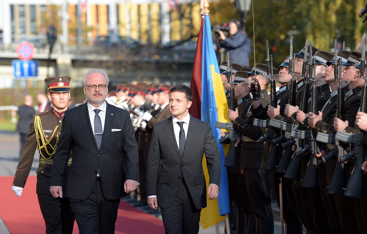 Ukrainas prezidenta Zelenska un kundzes sagaidīšanas ceremonija pie Rīgas pils. 16.10.2019