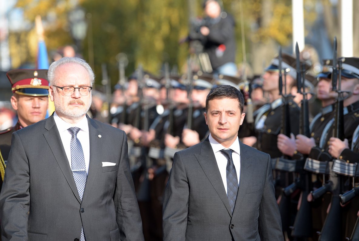 Ukrainas prezidenta Zelenska un kundzes sagaidīšanas ceremonija pie Rīgas pils. 16.10.2019