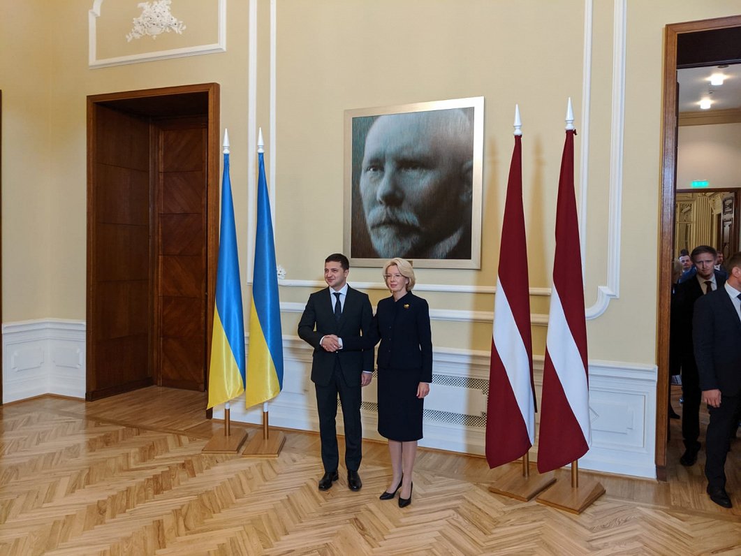 Ukrainas prezidenta Zelenska un kundzes sagaidīšana Rīgas pilī. 16.10.2019