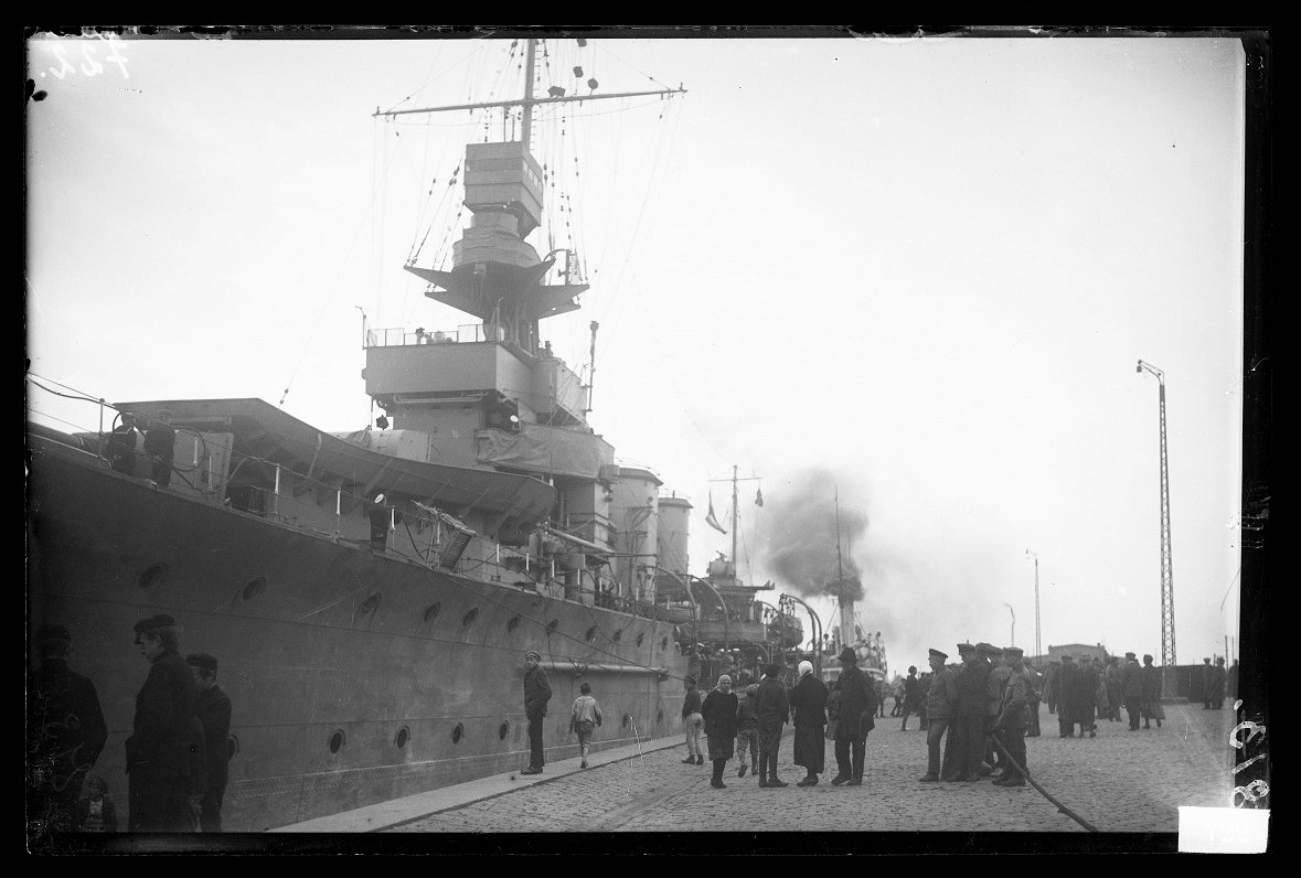 British warship in the Daugava, 1919