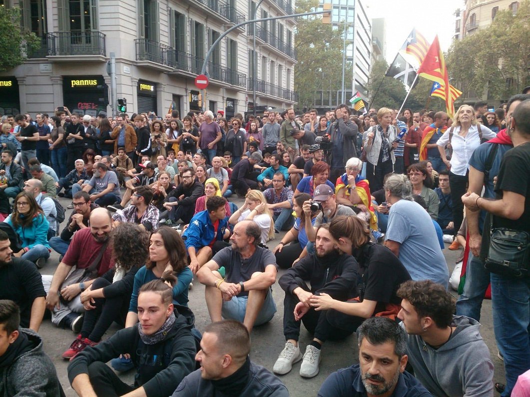 Protestētēji Barselonas centrā