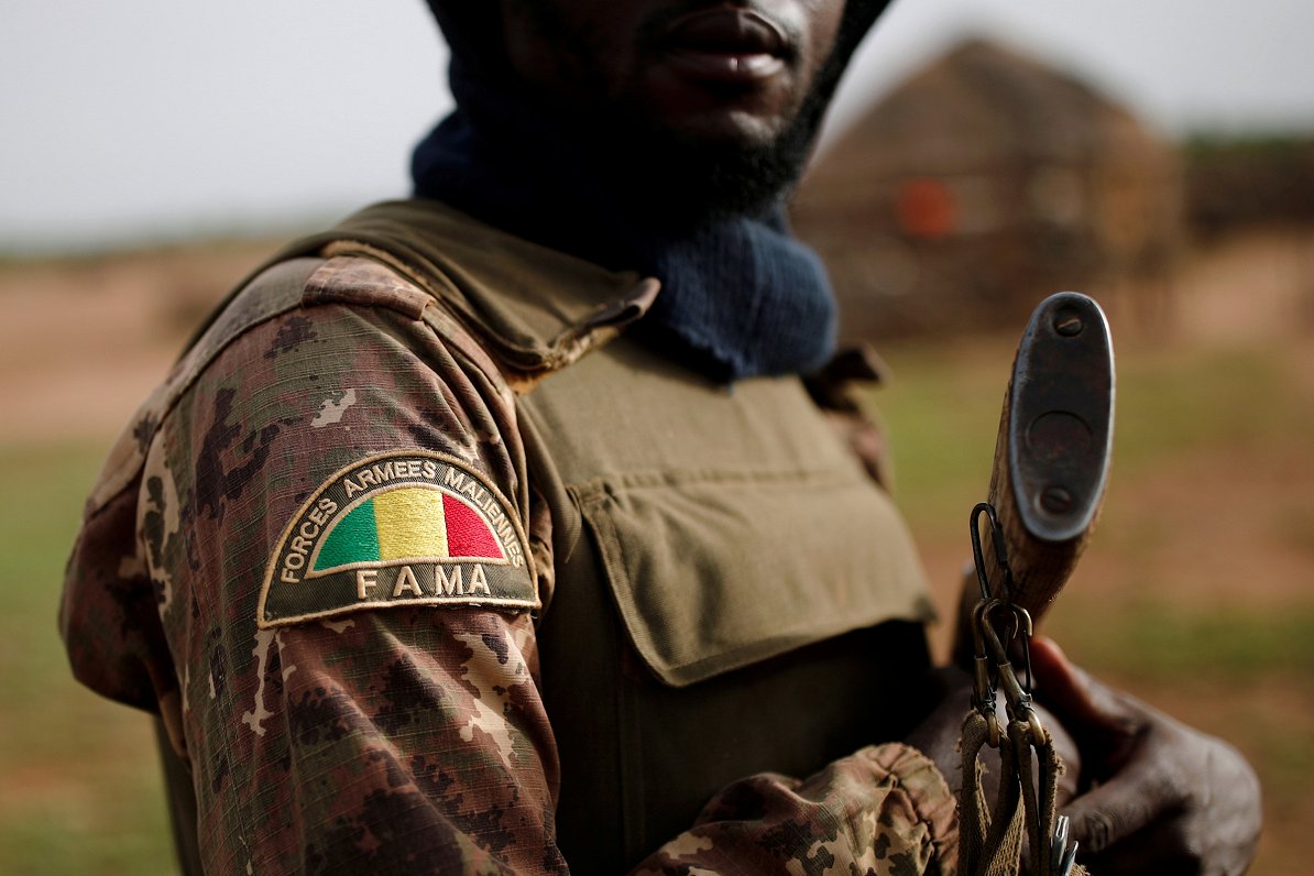 A Malian Armed Forces (FAMa) patch worn by a soldier