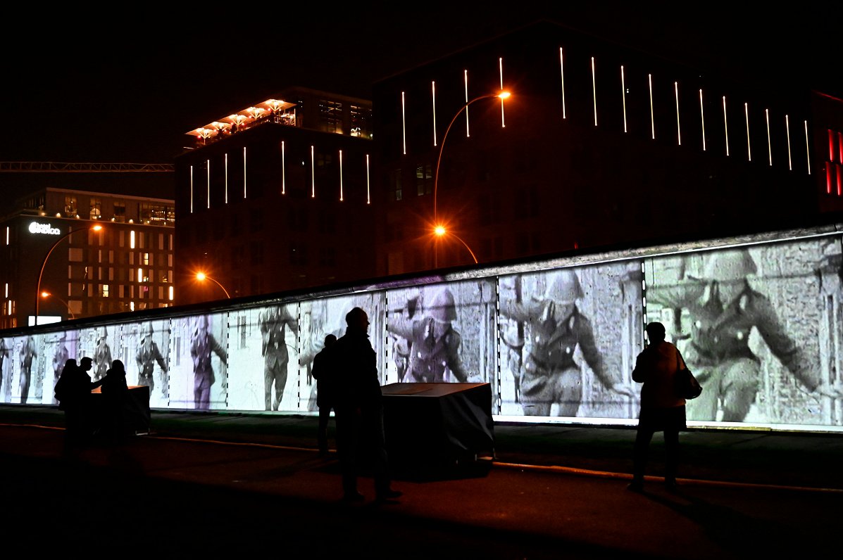 Gatavošanās Berlīnes mūra krišanas dienas atzīmēšanai, Berlīne, 03.11.2019.