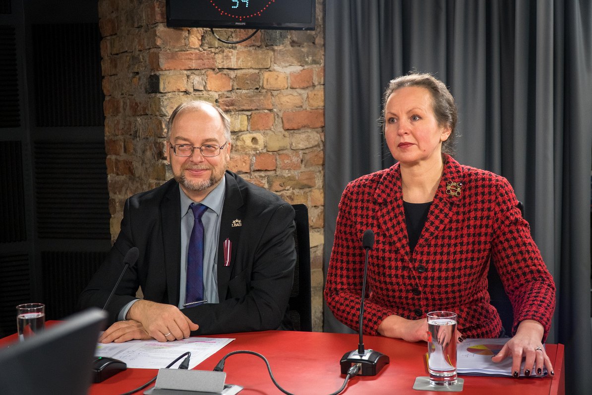 Egils Baldzēns un Līga Meņģelsone Latvijas Radio raidījumā “Krustpunktā”, 12.11.2019.