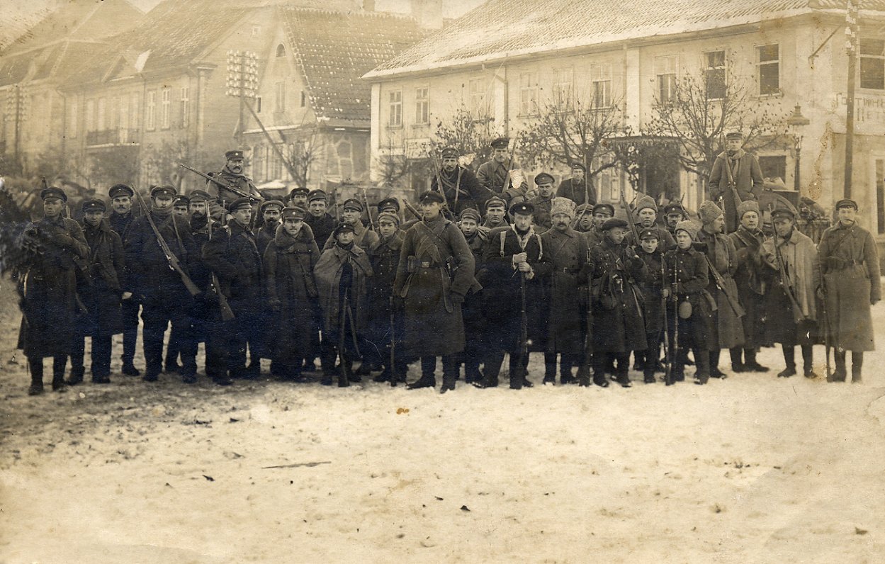 Латвийские солдаты в Елгаве