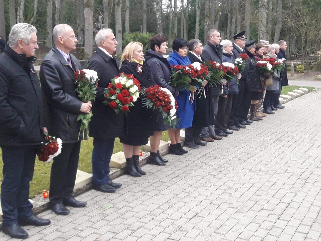 Jelgavā atklātas sešas stēlas jeb piemiņas plāksnes Lāčplēša Kara ordeņa kavalieriem, 21.11.2019.