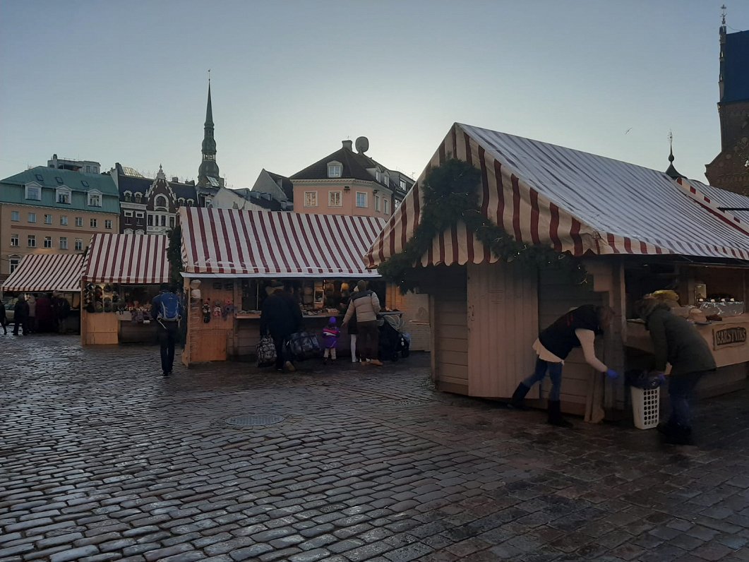 Ziemassvētku tirdziņš Doma laukumā Rīgā, 30.11.2019.