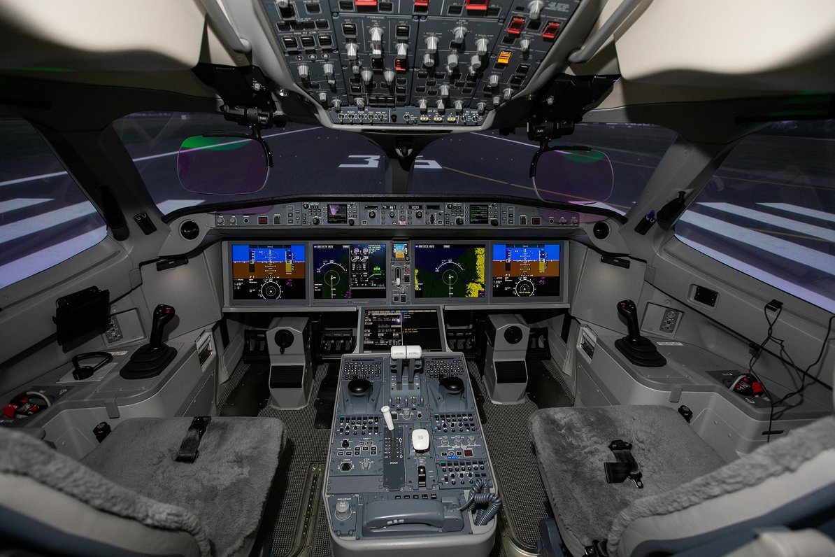 airBaltic flight simulator