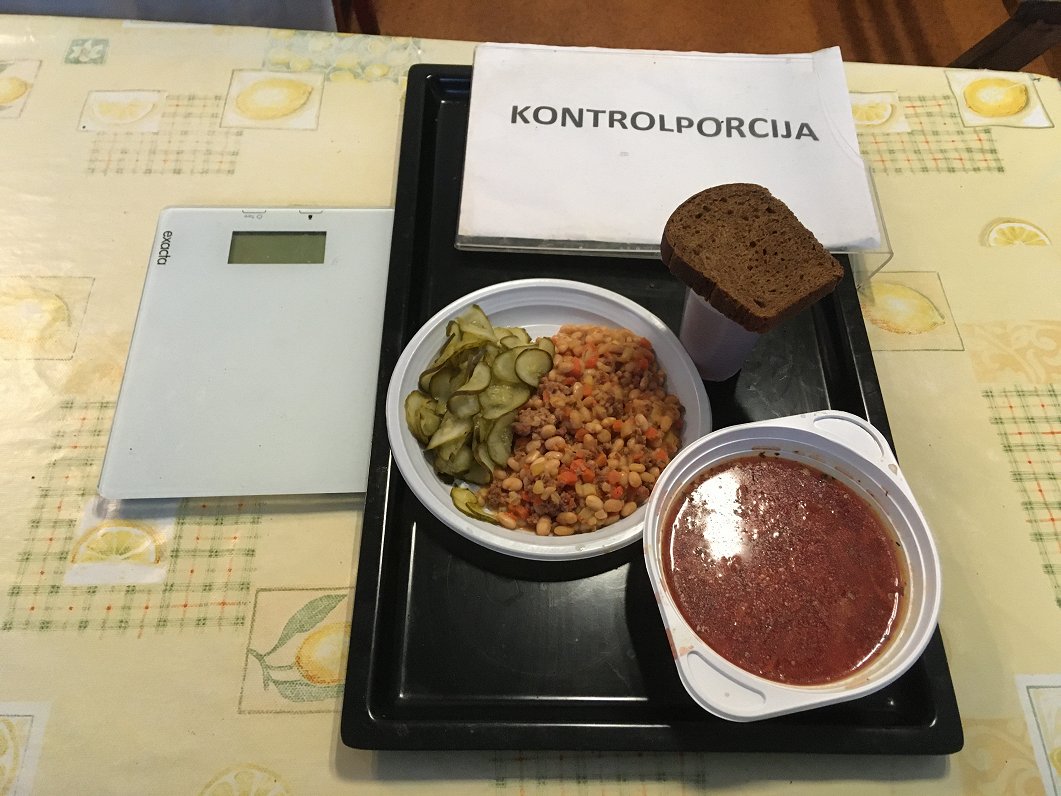 Rīgas pašvaldības siltā ēdiena izdales vieta Slokas ielā, 2020.gada janvāris