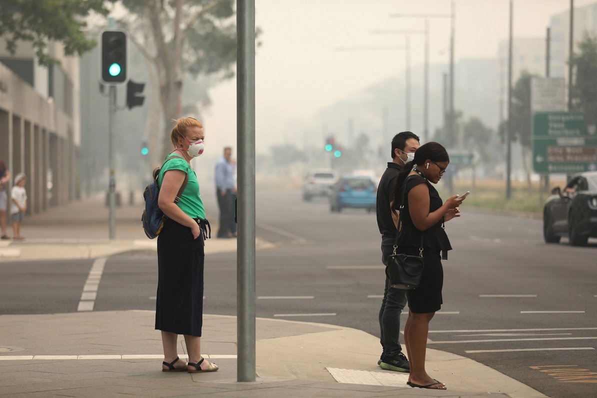 Ugunsgrēku dūmi Austrālijas galvaspilsētā Kanberā, 2020.gada janvāris