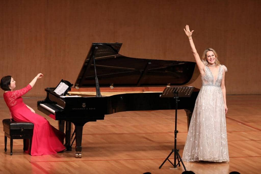 Agnese Egliņa un Kristīne Opolais uzstājas koncertā Šanhajā