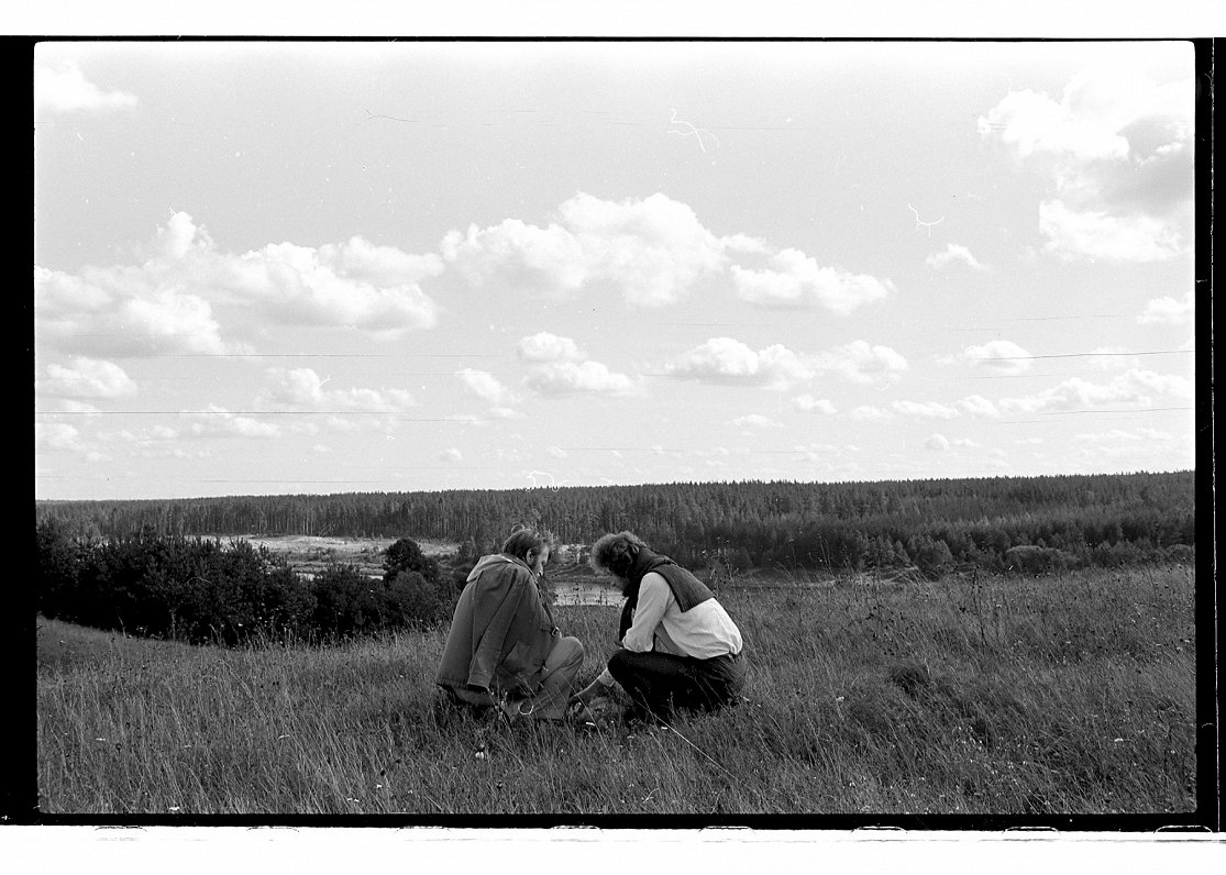 1986. Artūrs Snips and Dainis Īvāns at the upper course of River Daugava.