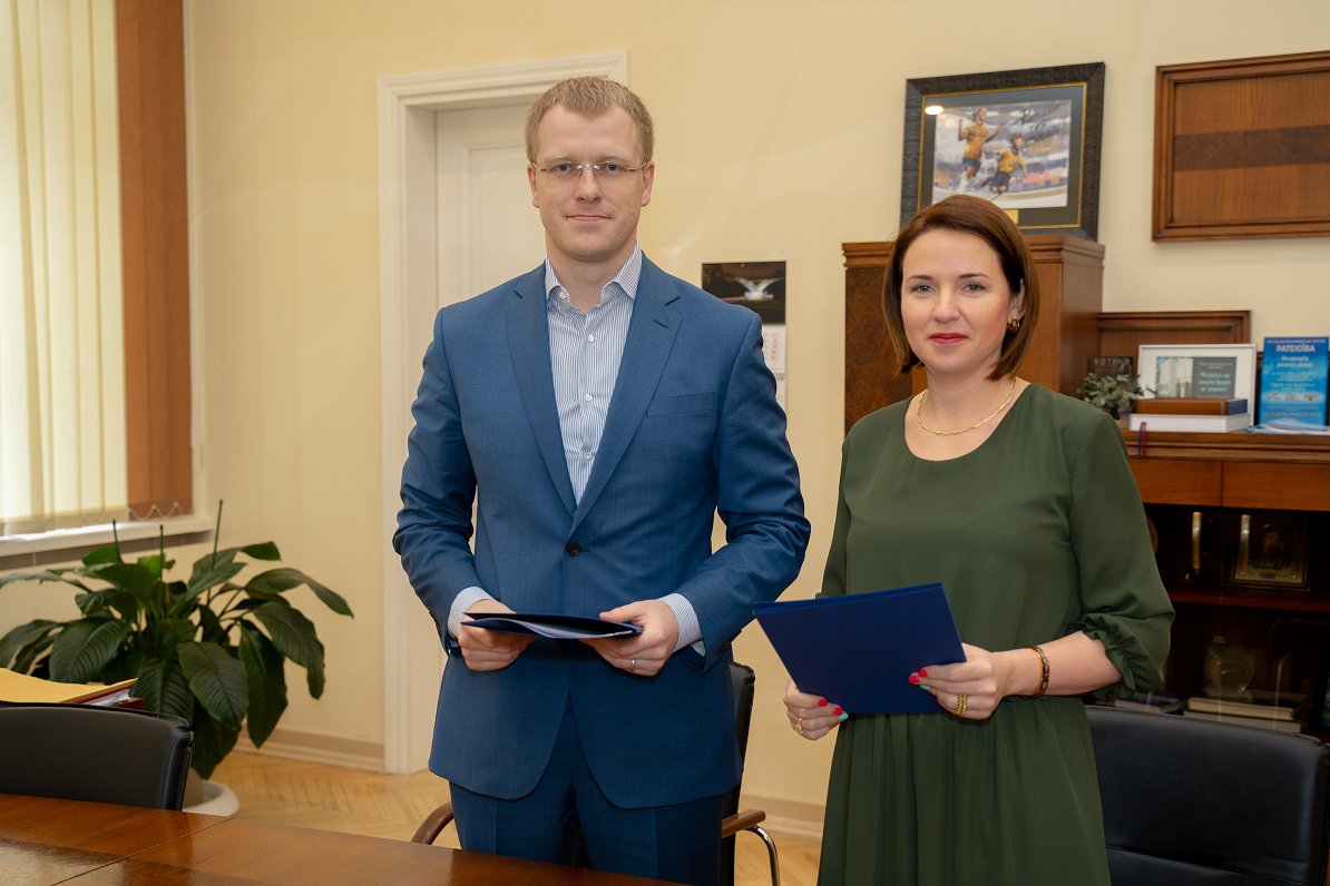 Latvijas Radio valdes locekle Mārīte Tukiša un Daugavpils domes priekšsēdētājs Andrejs Elksniņš