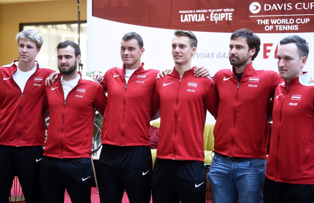 Latvijas tenisistu komanda Deivisa kausa mačā pret Ēģipti