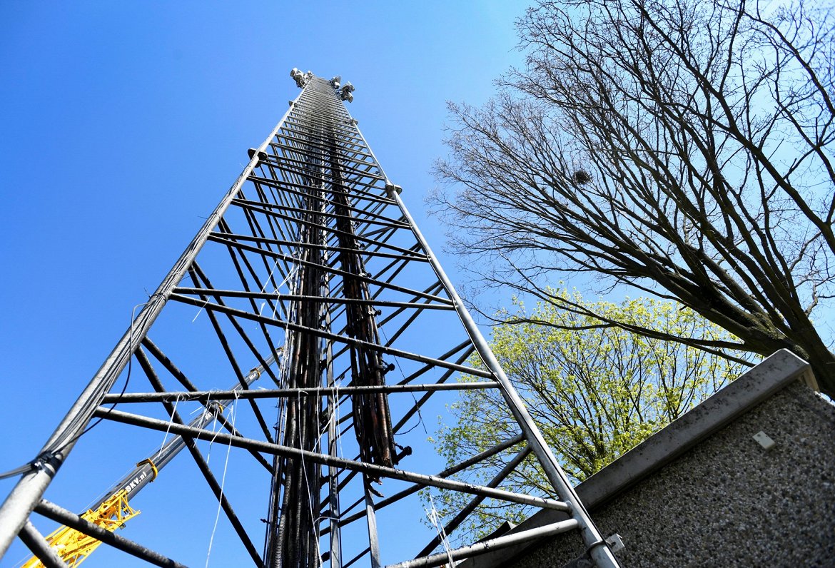 Nīderlandē dedzināts 5G tornis (11.04.2020)