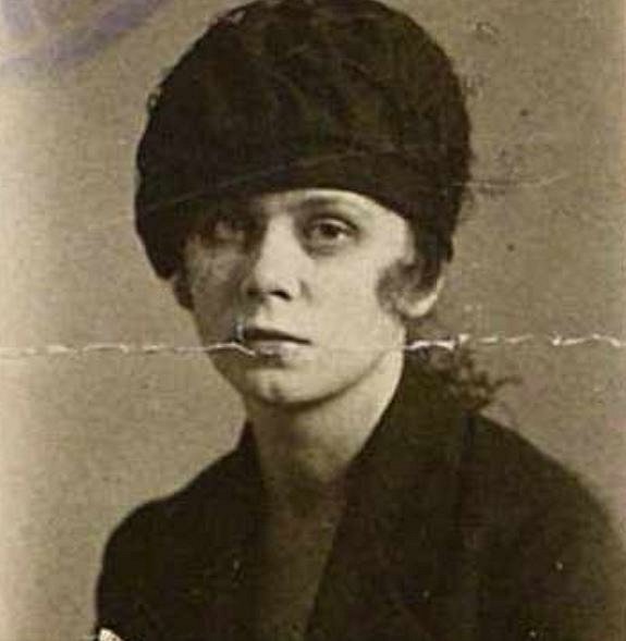 Lidija Puriņa, dz.Lazdiņa. Pases attēls. 1920