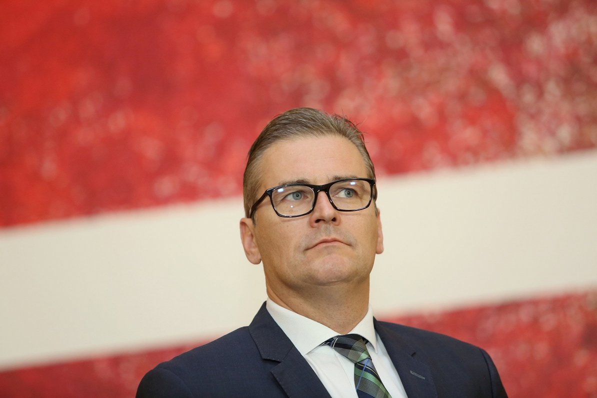 Politiķis Mārtiņš Bondars piedalās mediju brīfingā par 2020.gada valsts budžeta likumprojektu. 2019....