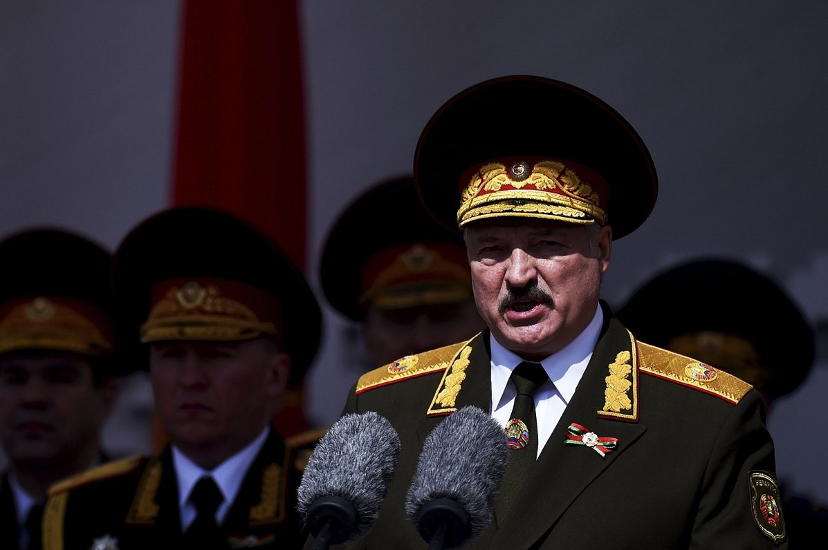 Attēlā Baltkrievijas prezidents Aleksandrs Lukašenko, 2020. gada 9. maijā