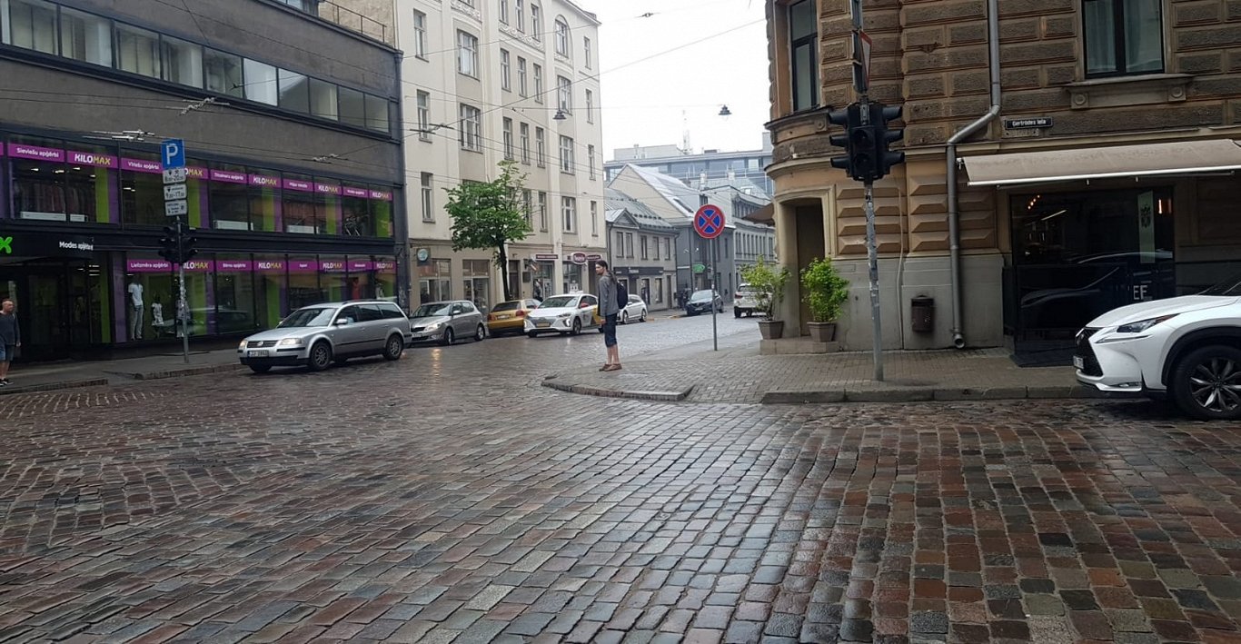 Rīgas centrā nedarbojas luksofors, 09.06.2020.