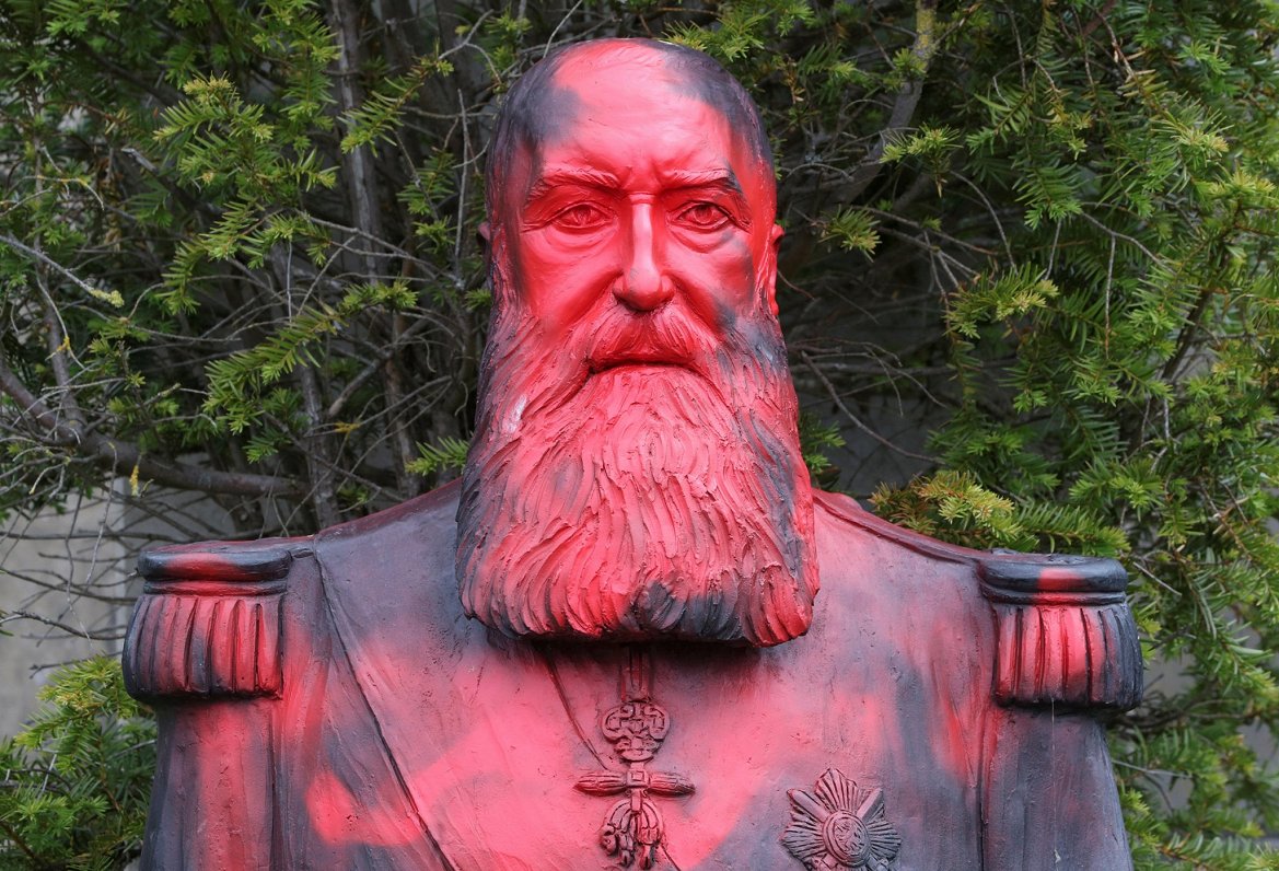 Apkrāsots Beļģijas karaļa Leopolda II piemineklis, 2020.gada jūnijs