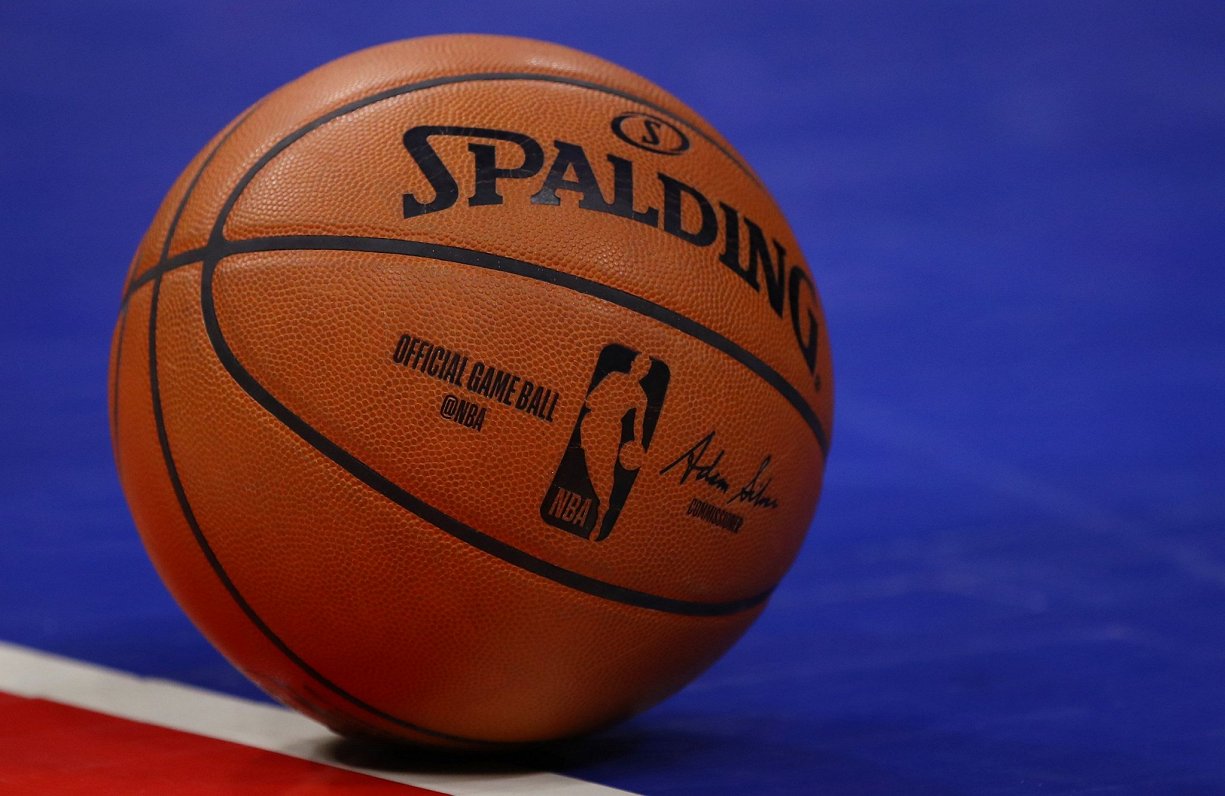 &quot;Spalding&quot; zīmola NBA basketbola bumba