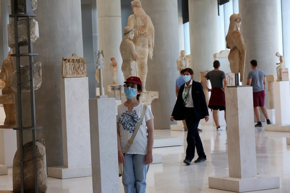 Tūristi Akropoles muzejā, 18.06.2020
