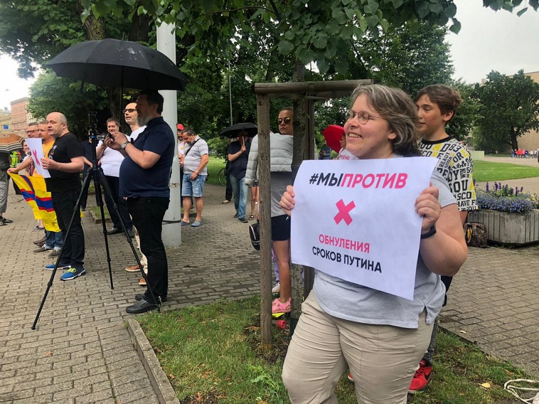 Protesta akcija pie Krievijas vēstniecības Rīgā. 2020. gada 30. jūnijs.