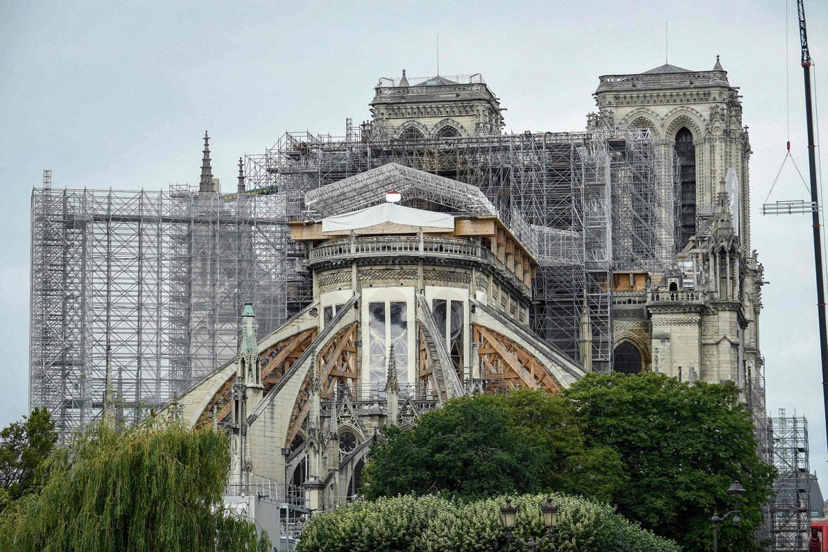 Ugunsgrēkā izpostītā Parīzes Dievmātes katedrāle, 2020.gada jūnijs