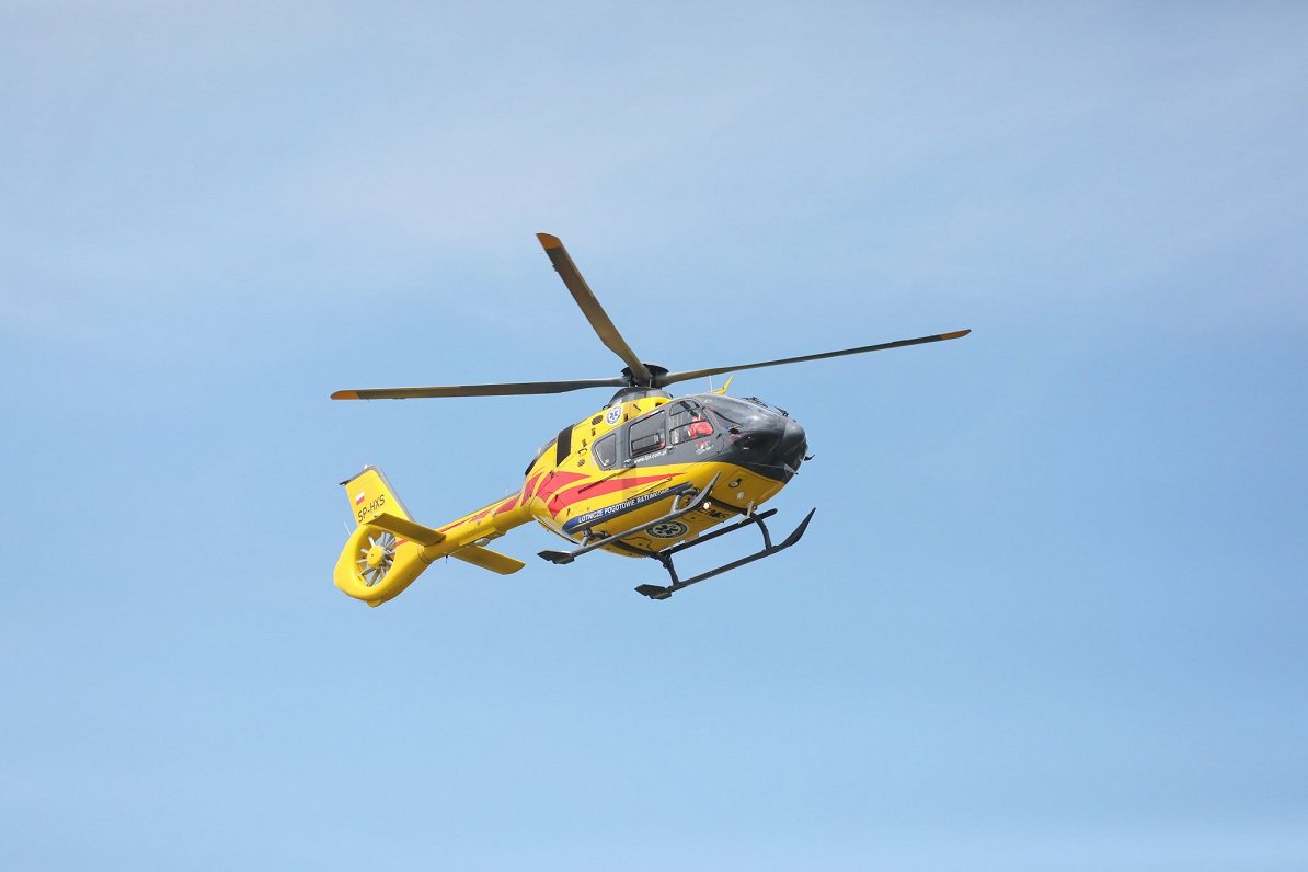 Polijas glābšanas helikopters. Ilustratīvs attēls