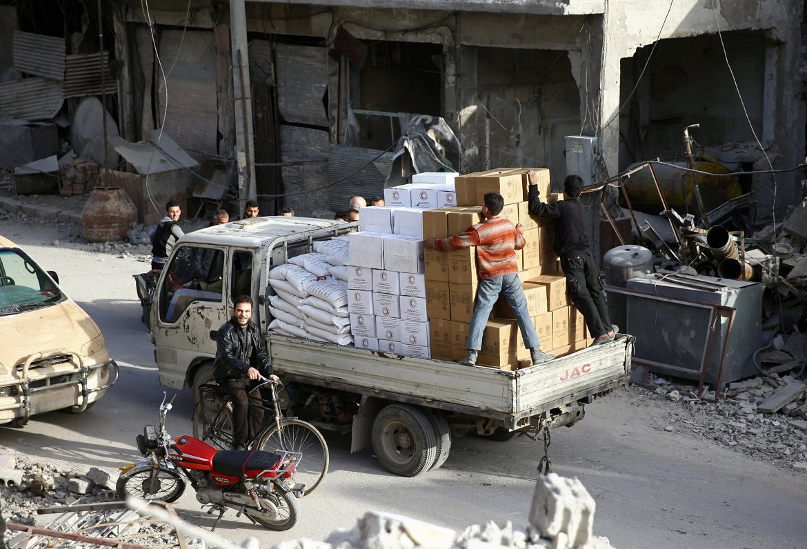 Humānās palīdzības krava Sīrijā.