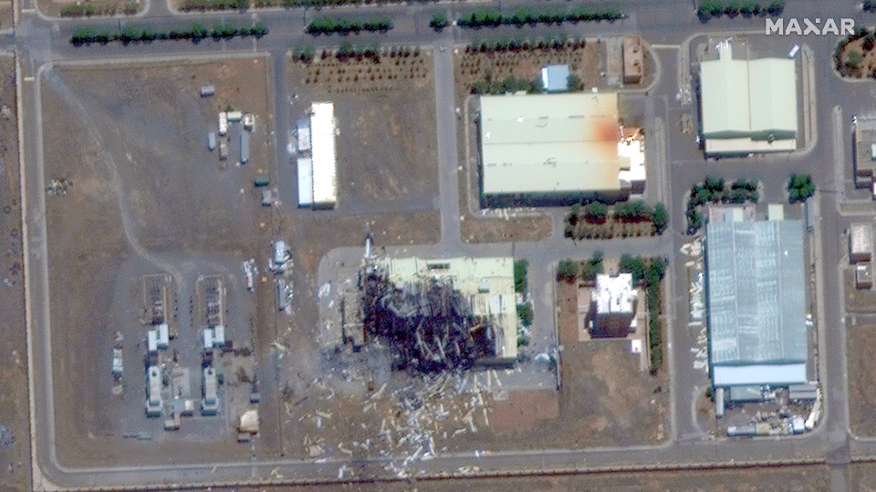 Разрушения на объекте в Натанце. Снимок с гражданского спутника.