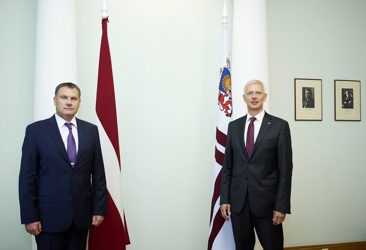 Ģenerālprokurors Juris Stukāns un Ministru prezidents Krišjānis Kariņš.