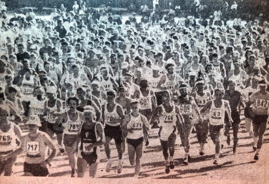 Pirmā Rīgas Starptautiskā maratona starts 1991.gada 27.jūlijā pl.18.00 pie Brīvības pieminekļa