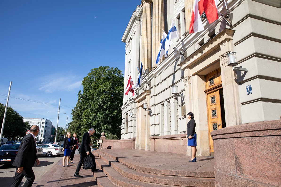 Finnish foreign minister arrives at Latvian foreign ministry