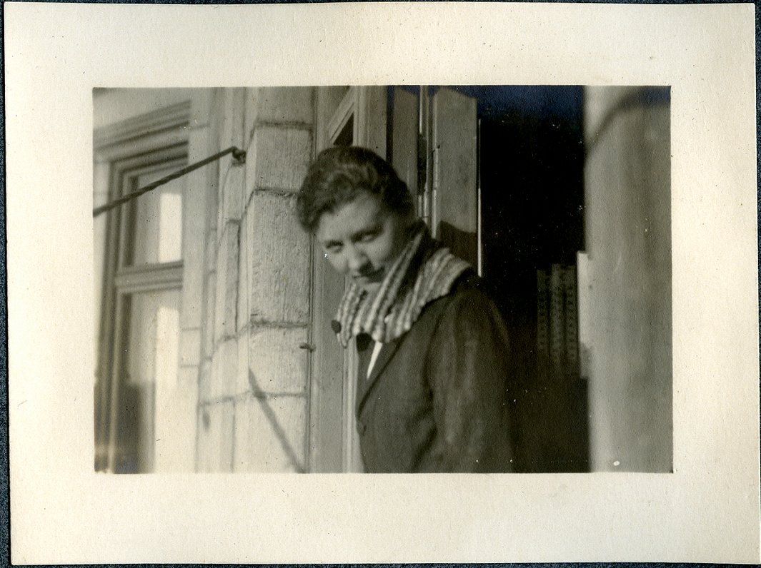 Līna Grosvalde Stokholmā ap 1920. gadu.