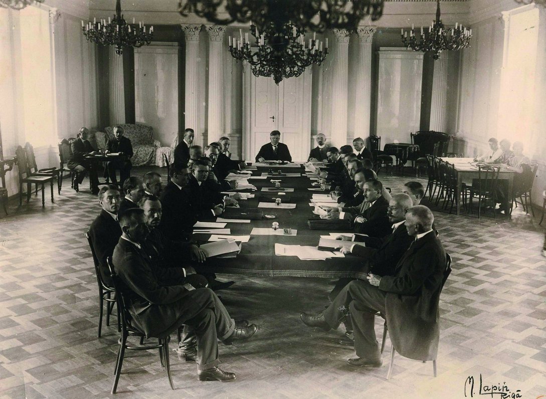 Baltijas valstu konferences atklāšanas sēde Rīgas pilī. 1920. gada 6. augusts