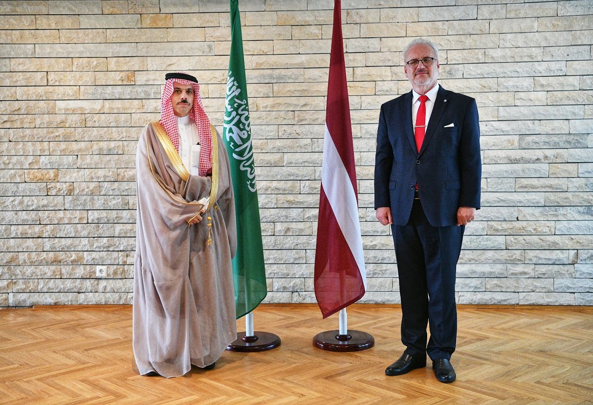Valsts prezidents Egils Levits tiekas ar Saūda Arābijas Karalistes ārlietu ministru Viņa Augstību pr...