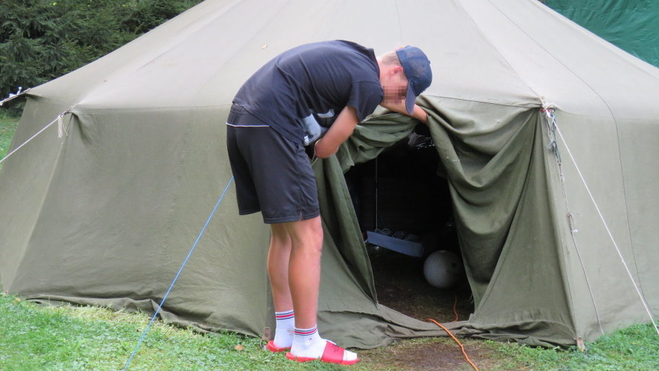 Murjāņu sportistu Covid-19 izolācija brezenta teltī.