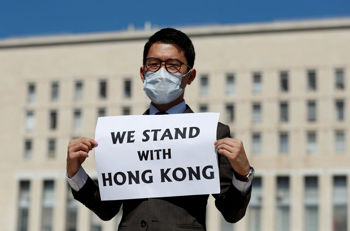 Izraidītais Honkongas pro-demokrātu aktīvists Nātans Lovs. 2020. gada 25. augusts.